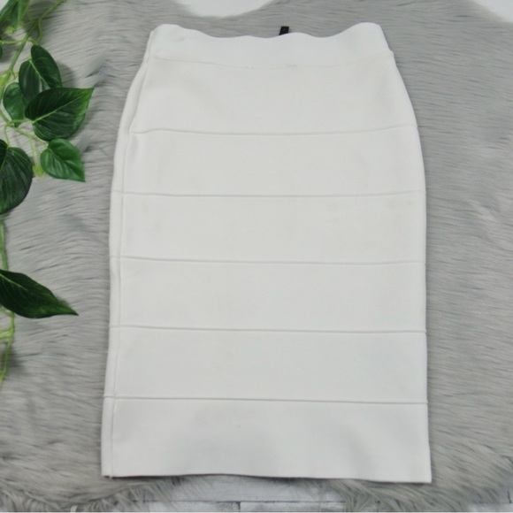 BCBGMAXAZRIA Alexa Knit Essential Bandage Pencil Skirt Women’s Size Medium - Picture 7 of 12